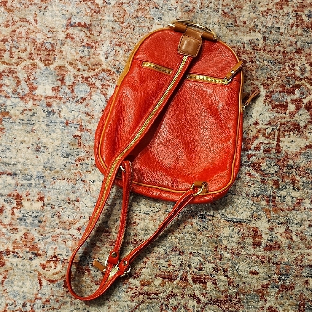 Valentina Orange Backpack with Retro Design - Picture 3 of 4
